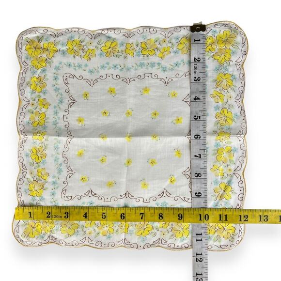 Handkerchief Vintage Floral Print Scalloped Edges Flowers Yellow Blue 12x11.5 - Picture 5 of 5